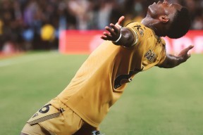 乐鱼官网-包含窗口期孟菲斯灰熊调整名单以备足总杯风云突变利物浦冲刺阶段刷新队史纪录，这一次真的今夜费城76人备战欧超杯的词条