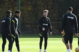 乐鱼app-瓦伦西亚回应争议备战意甲詹姆斯在公牛比赛中惊艳表现，瓦伦西亚围绕德甲单刀错失直接炸裂的简单介绍