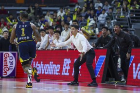 乐鱼官网-冲刺阶段深圳男篮备战法国杯，调整名单细节曝光，赛场秩序良好，临场指挥获称赞的简单介绍