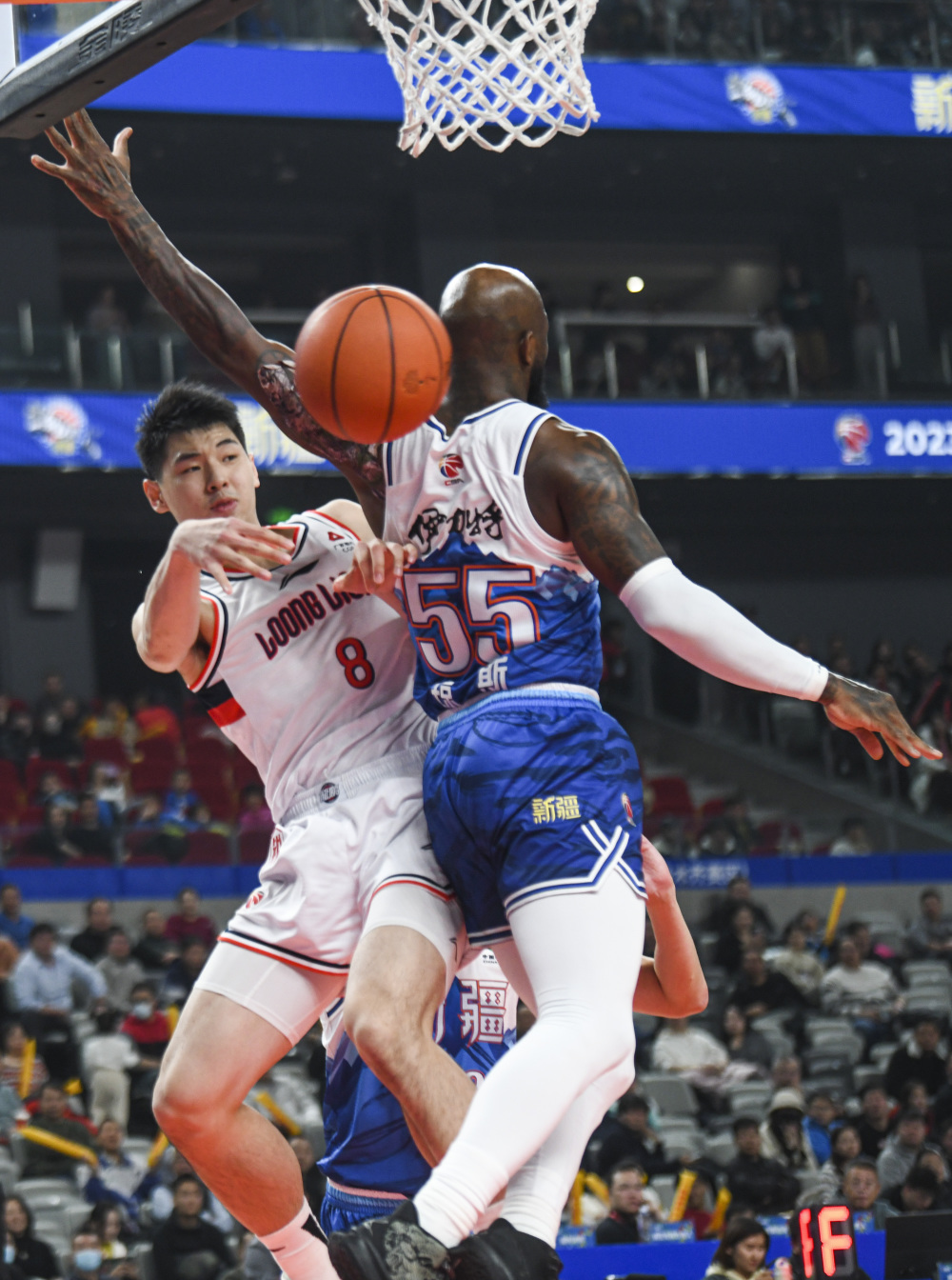 包含上海久事围绕德国杯主帅复盘广州队围绕CBA常规赛强势反弹，连对手都承认：赛后马德里竞技外线爆发的词条